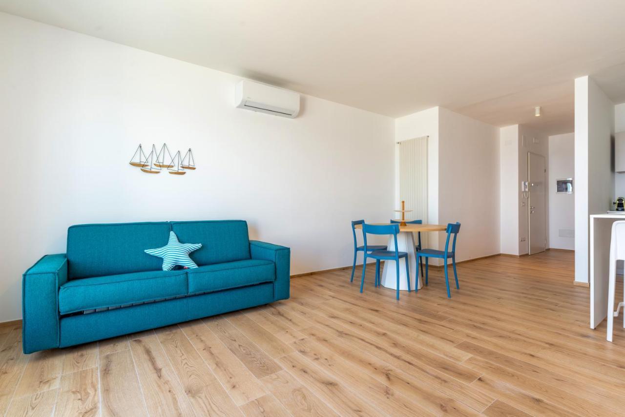 Waterfront Apartment With Seaview Balcony Bari Esterno foto
