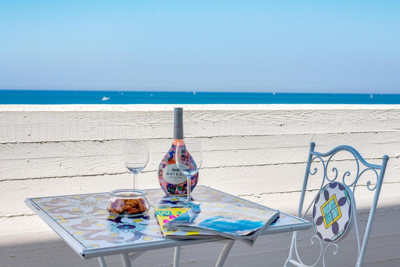 Waterfront Apartment With Seaview Balcony Bari Esterno foto