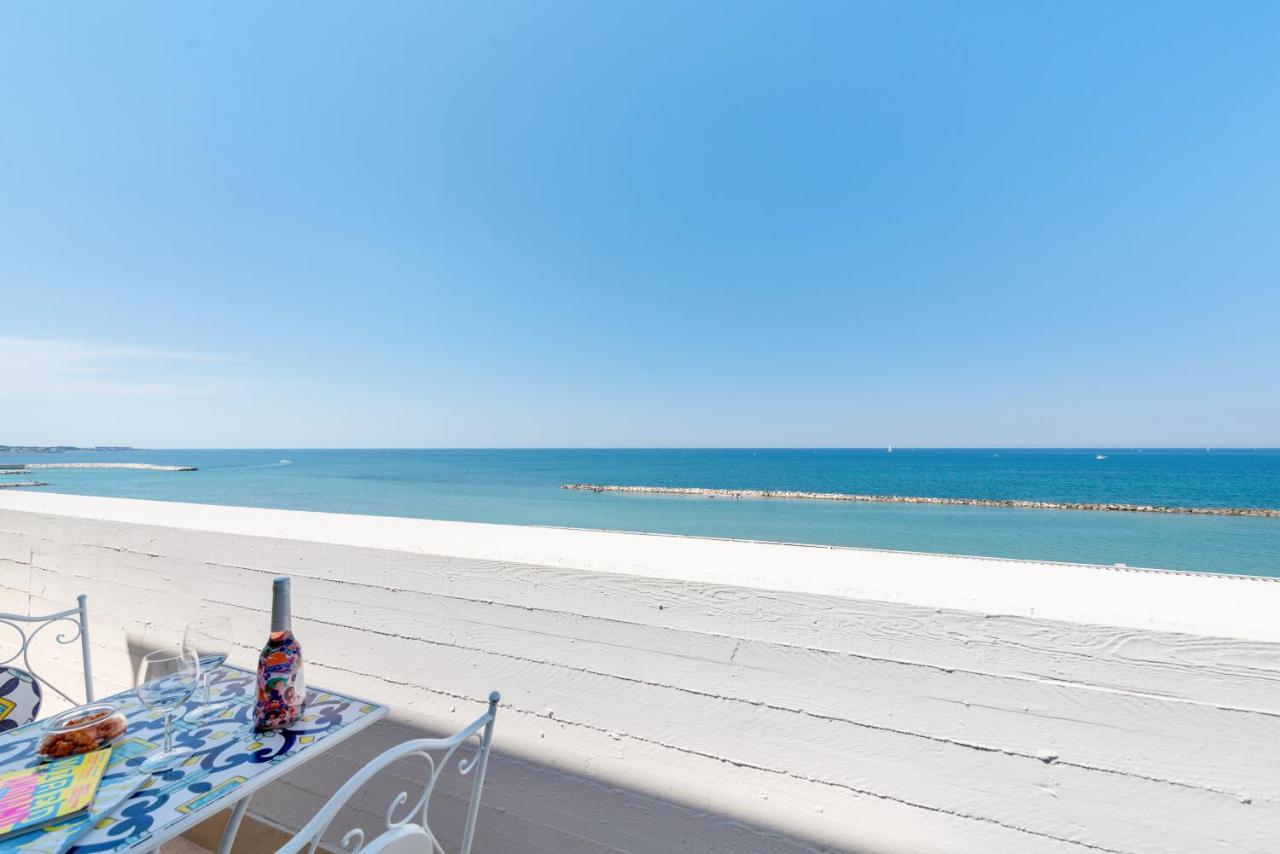 Waterfront Apartment With Seaview Balcony Bari Esterno foto