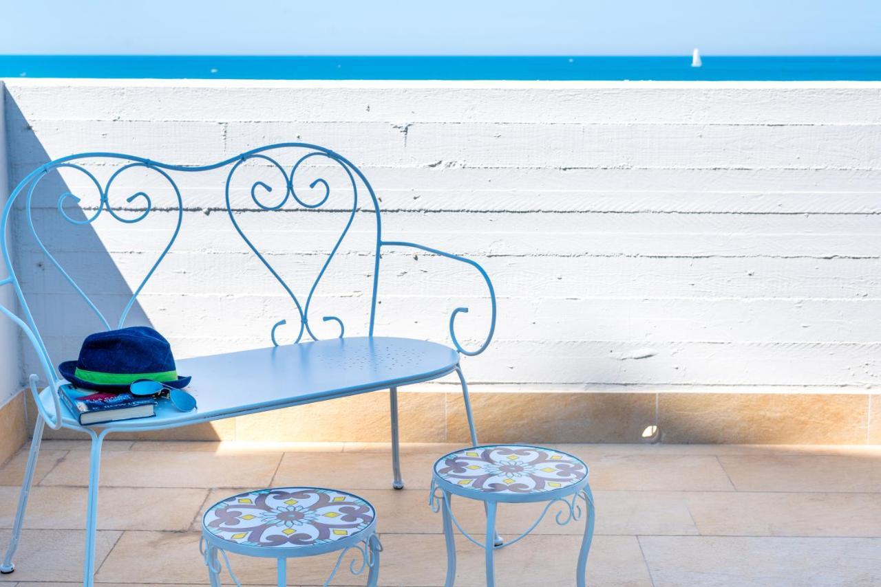 Waterfront Apartment With Seaview Balcony Bari Esterno foto